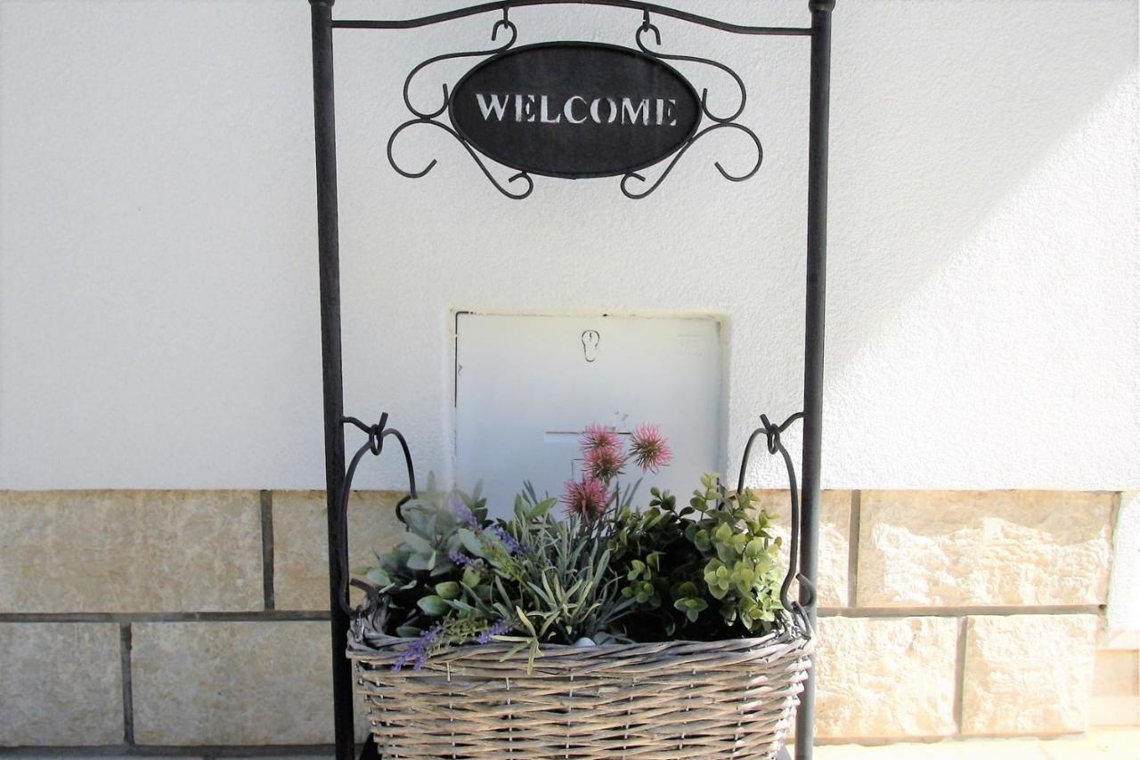 Holiday House Queens With Sea View Selce Esterno foto