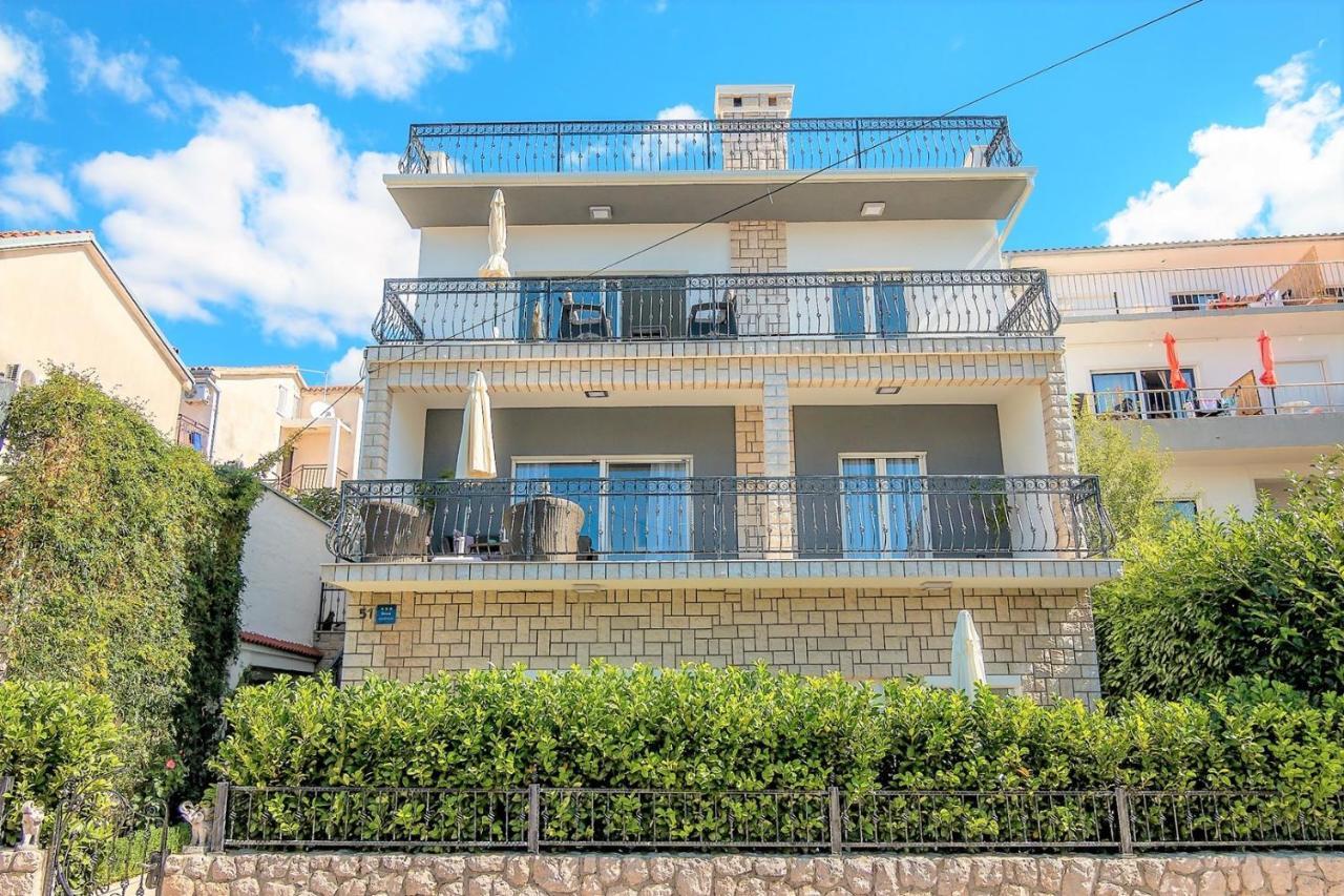 Holiday House Queens With Sea View Selce Esterno foto