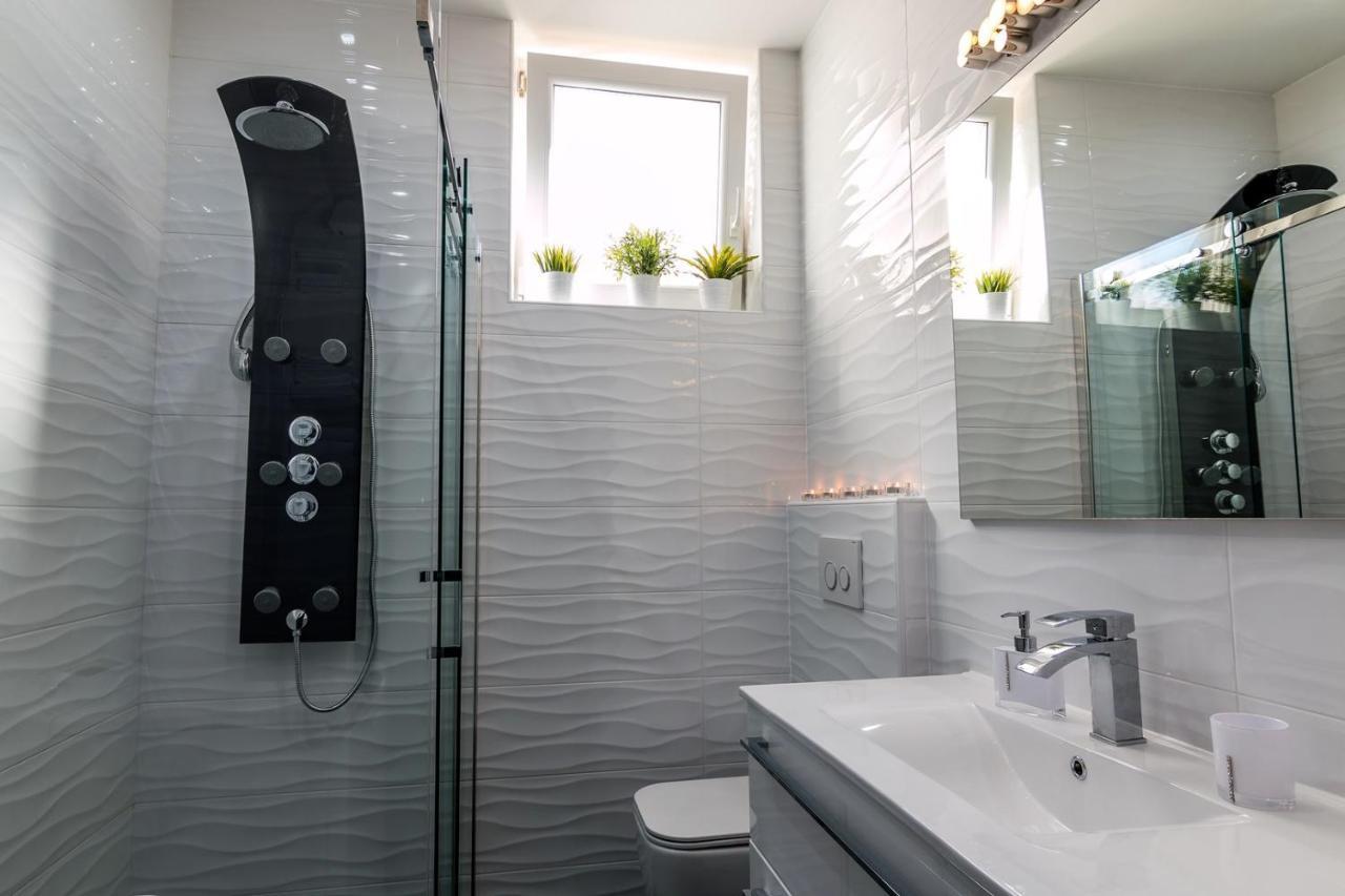 Holiday House Queens With Sea View Selce Esterno foto