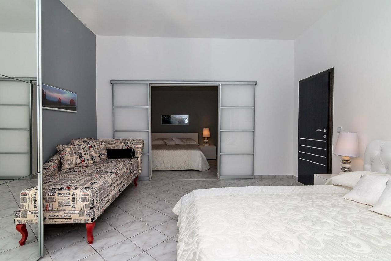Holiday House Queens With Sea View Selce Esterno foto