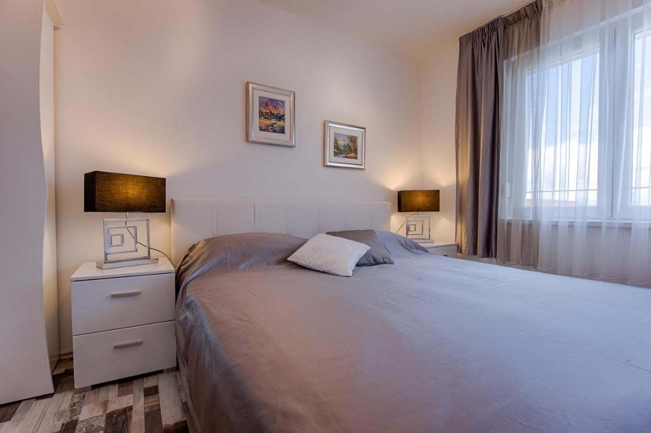 Holiday House Queens With Sea View Selce Esterno foto