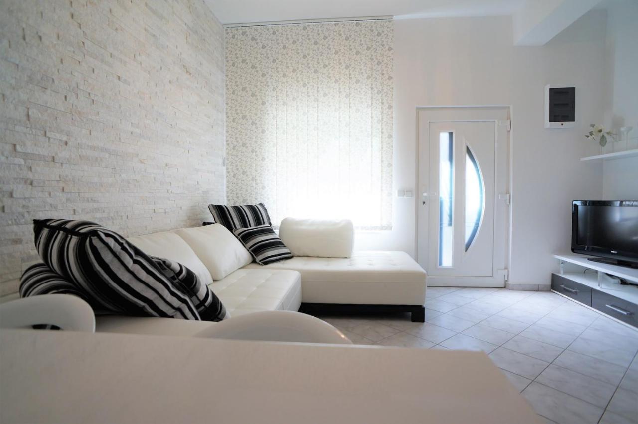 Holiday House Queens With Sea View Selce Esterno foto