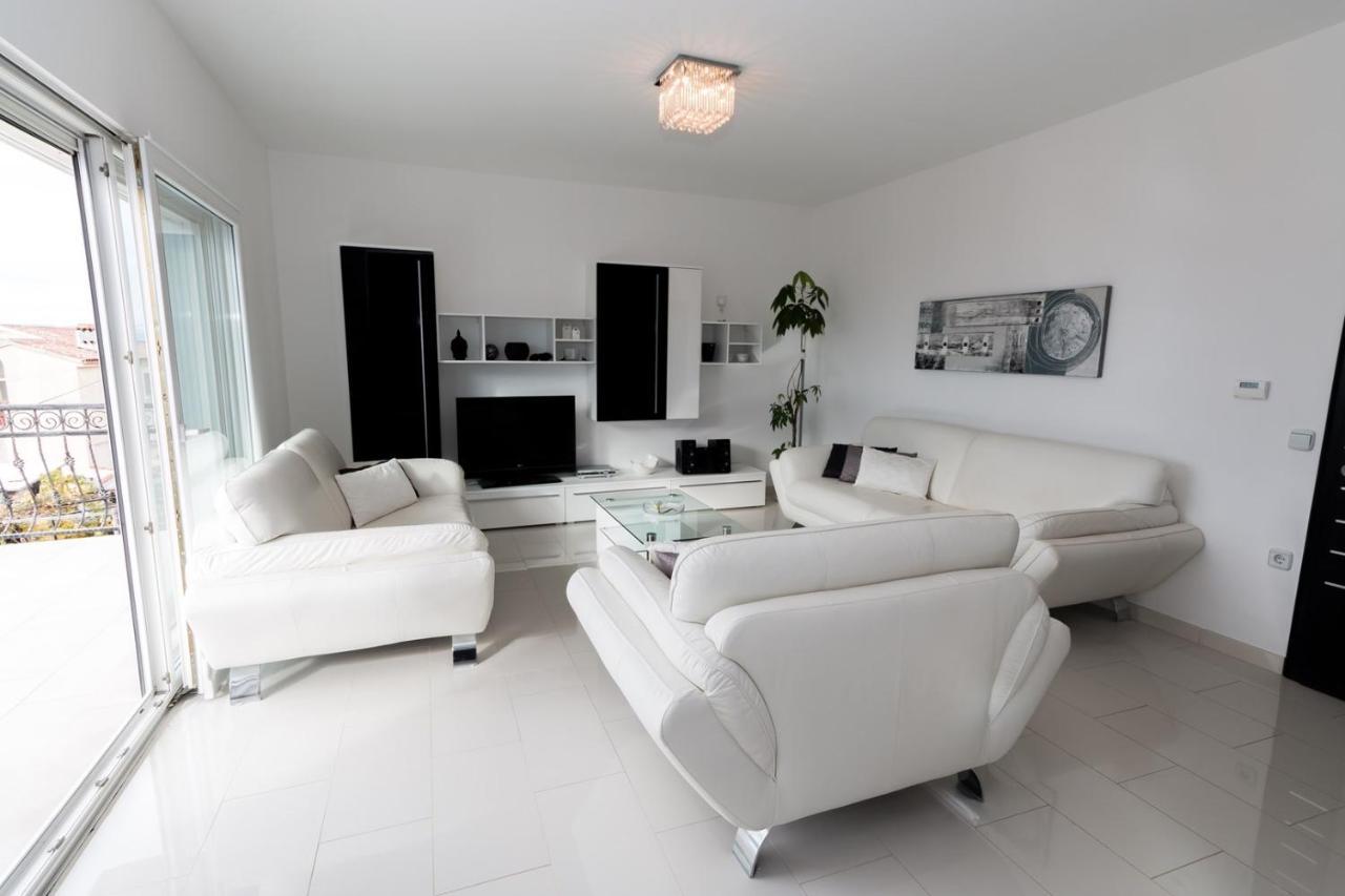 Holiday House Queens With Sea View Selce Esterno foto