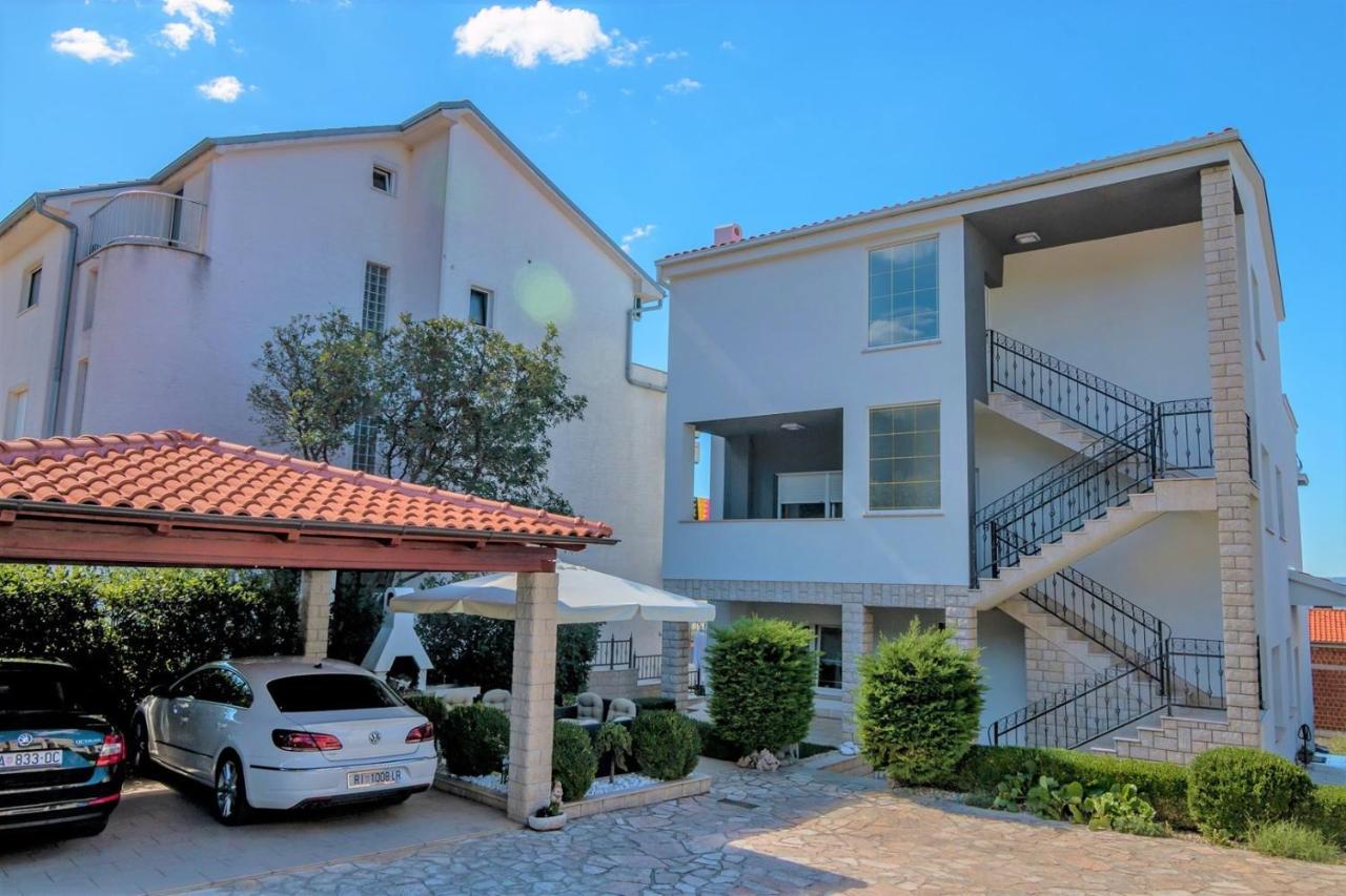 Holiday House Queens With Sea View Selce Esterno foto