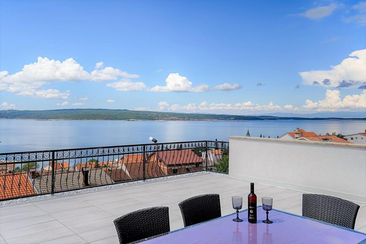 Holiday House Queens With Sea View Selce Esterno foto