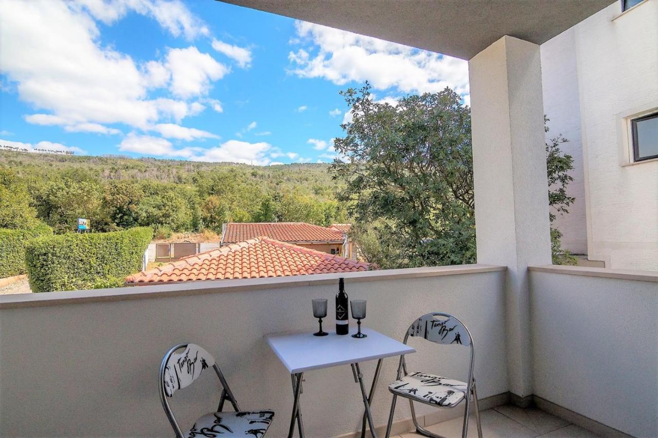 Holiday House Queens With Sea View Selce Esterno foto